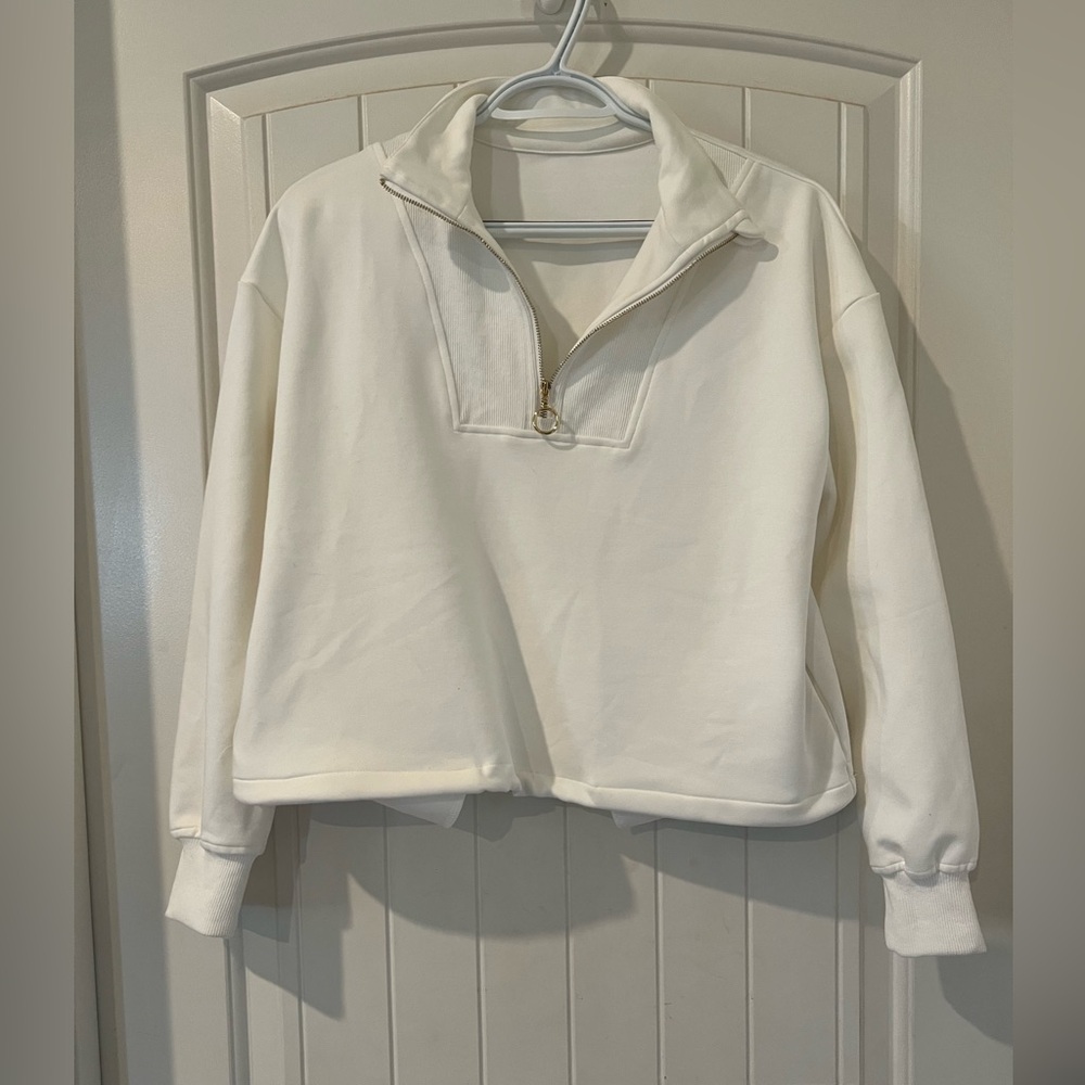 Elegant White Half-Zip Sweatshirt
